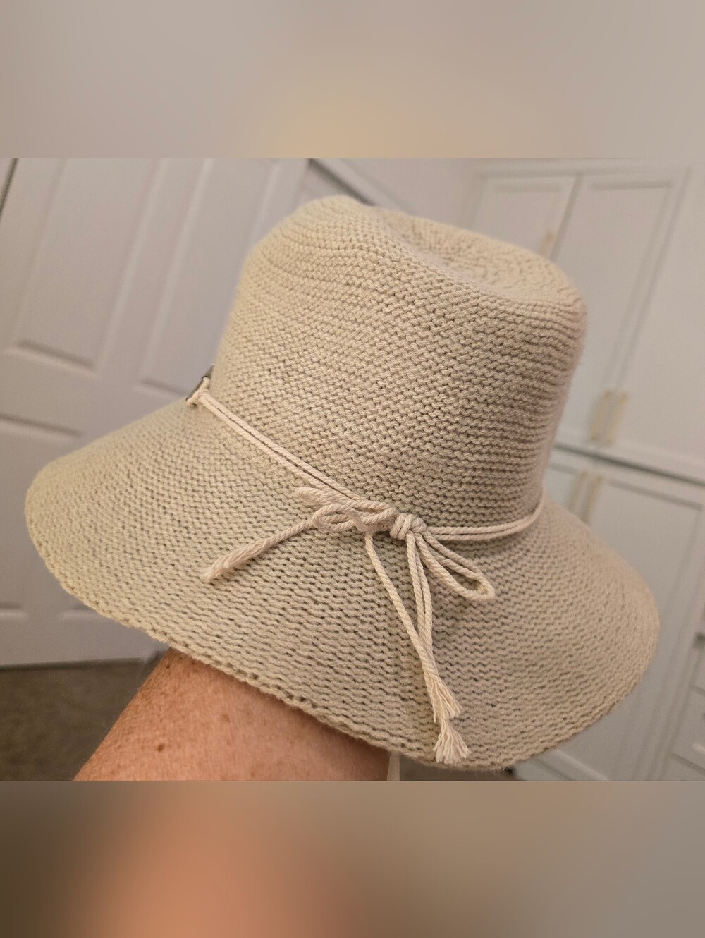 Bcbg Generation Cream Braided Straw Fedora Hat with Gold Accent. NWT - Picture 2 of 3